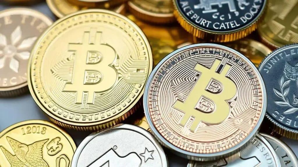 Gold price trends vs silver: what you need to know